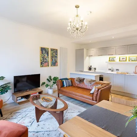 Dover Mews * Bristol