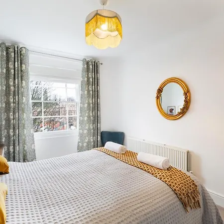 Dover Mews Apartment