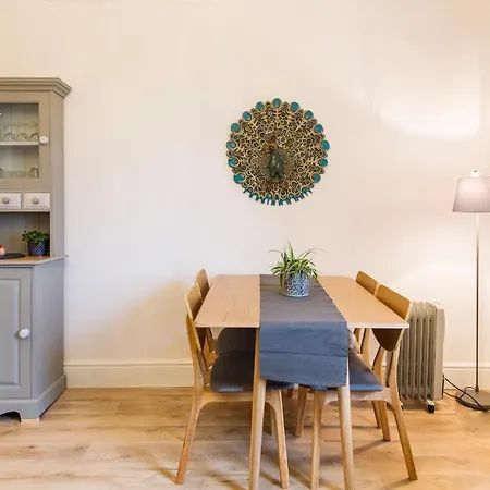 Dover Mews Apartment *