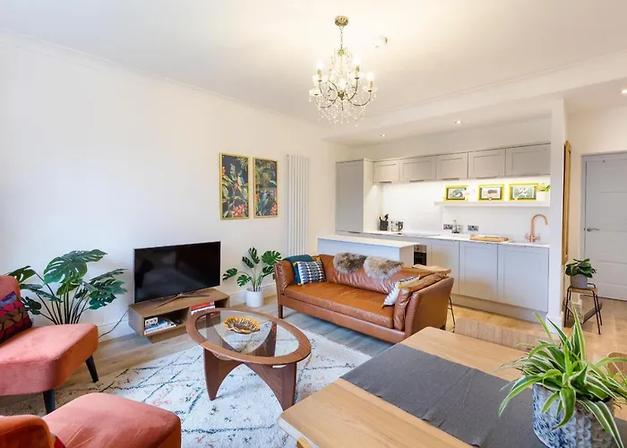 Dover Mews * Bristol